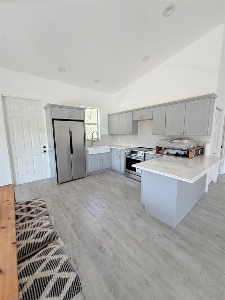   / 0  sq. ft. $ 2026-06-15 0 foto