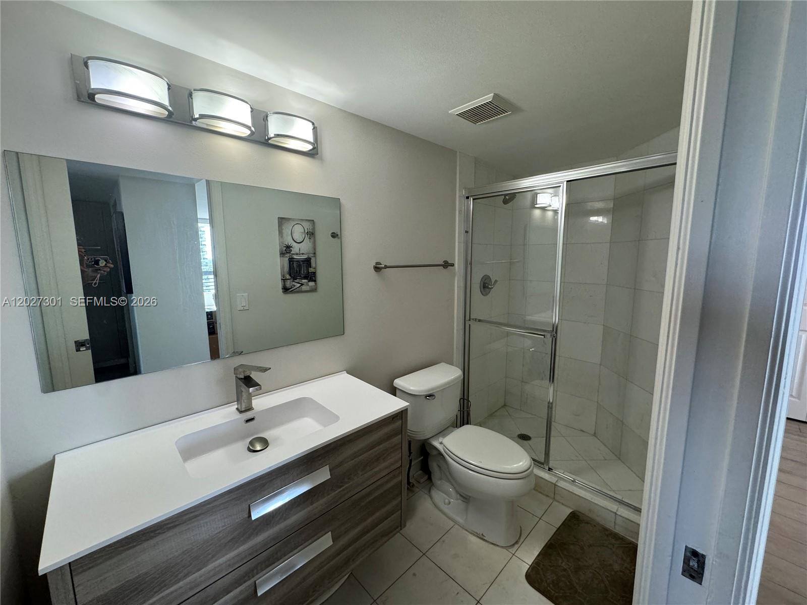 Photo of 3500 Mystic Pointe Dr #2003, Aventura, Florida, 33180 - Second full bathroom.