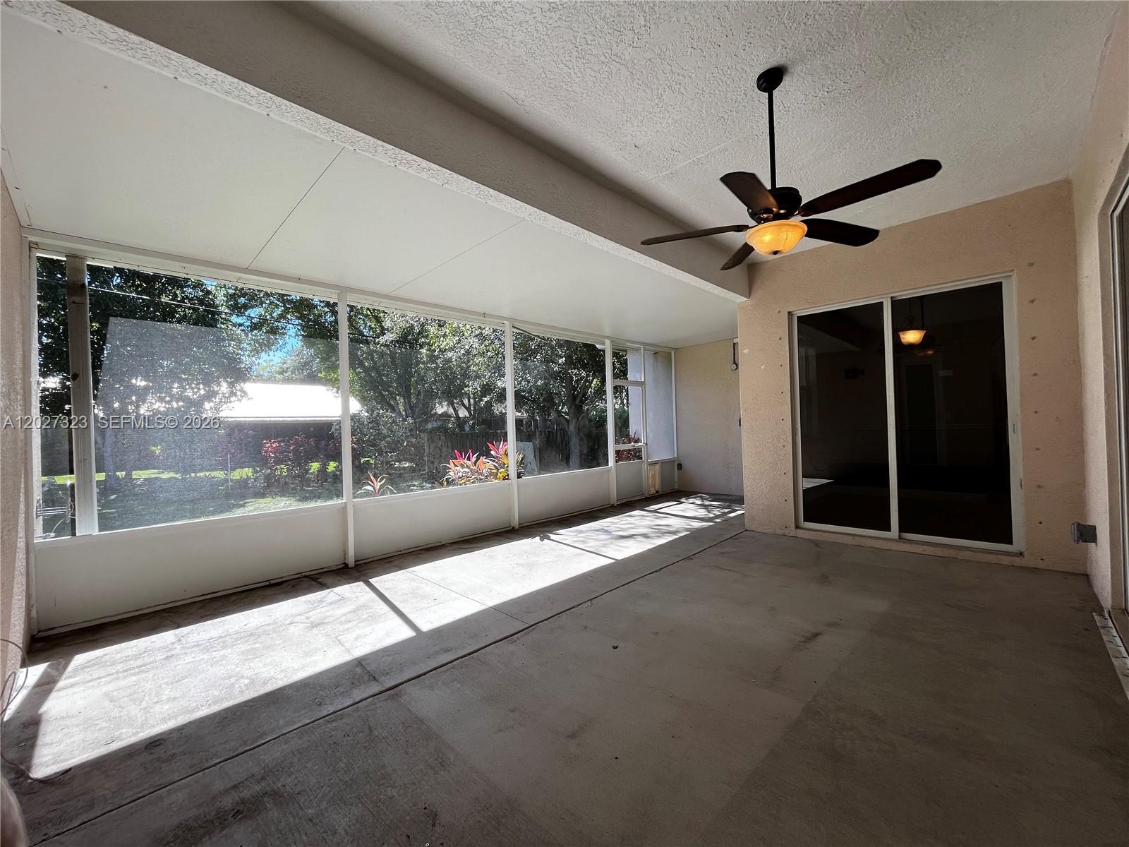 Ver detalles 1420 4 / 3 2293 sq. ft. $ 2026-05-29 0 foto