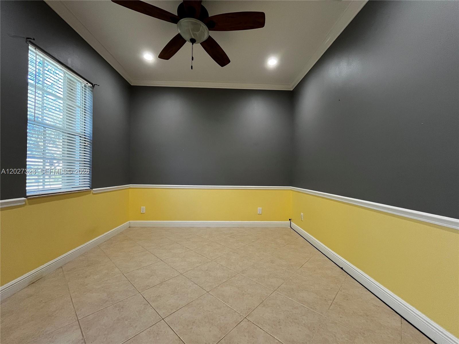 Ver detalles 1420 4 / 3 2293 sq. ft. $ 2026-05-29 0 foto