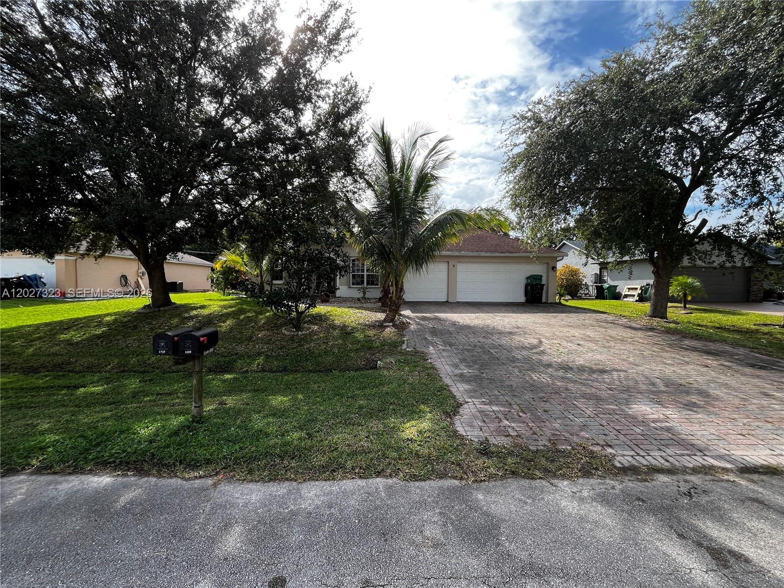 Ver detalles 1420 4 / 3 2293 sq. ft. $ 2026-05-29 0 foto