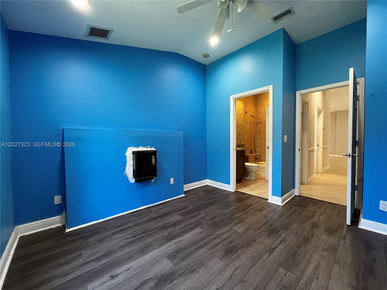 Ver detalles 1420 4 / 3 2293 sq. ft. $ 2026-05-29 0 foto
