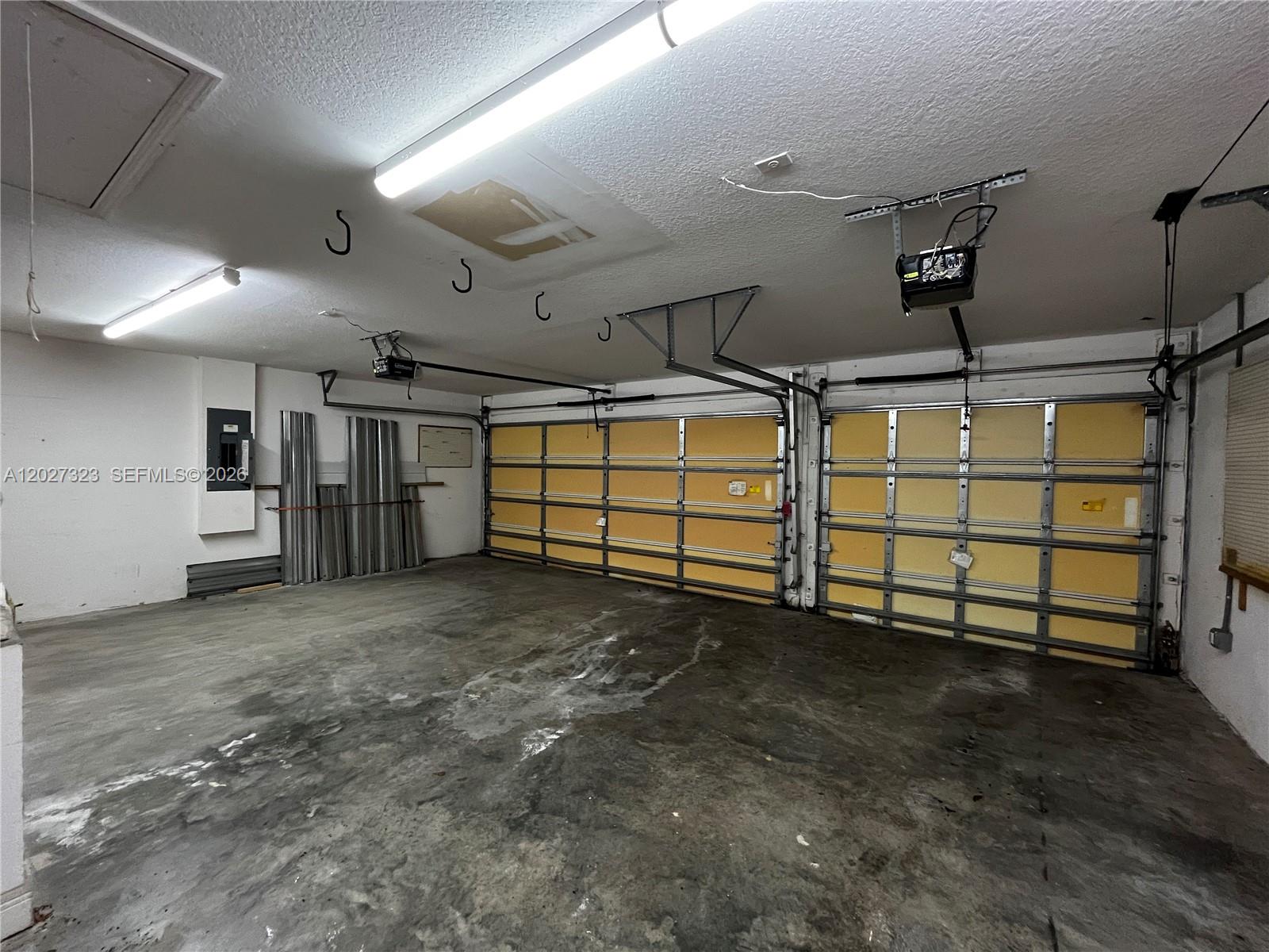 Ver detalles 1420 4 / 3 2293 sq. ft. $ 2026-05-29 0 foto
