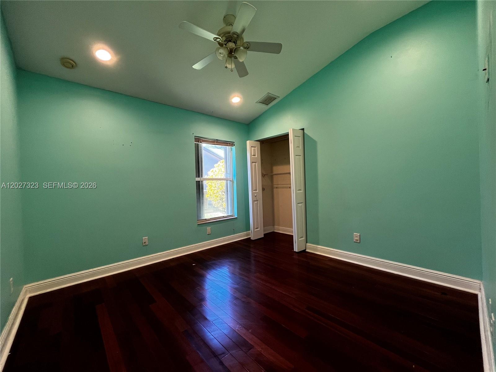Ver detalles 1420 4 / 3 2293 sq. ft. $ 2026-05-29 0 foto