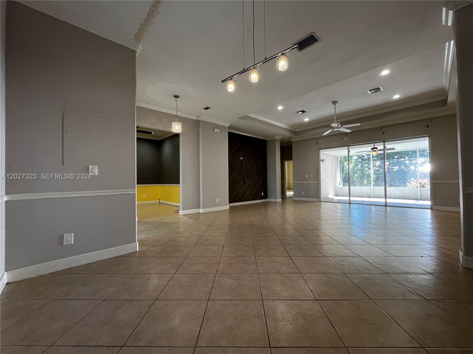 Ver detalles 1420 4 / 3 2293 sq. ft. $ 2026-05-29 0 foto