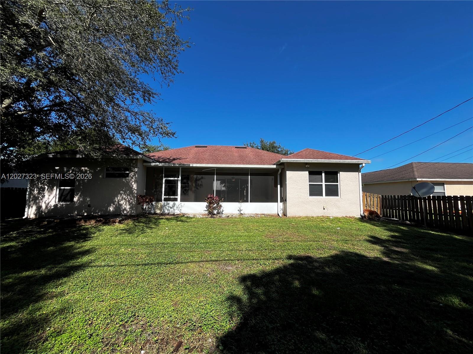 Ver detalles 1420 4 / 3 2293 sq. ft. $ 2026-05-29 0 foto