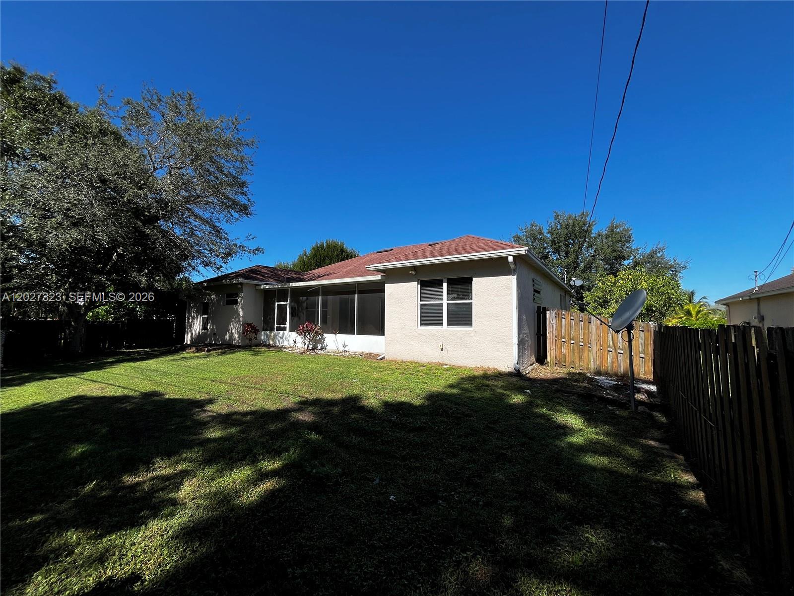 Ver detalles 1420 4 / 3 2293 sq. ft. $ 2026-05-29 0 foto