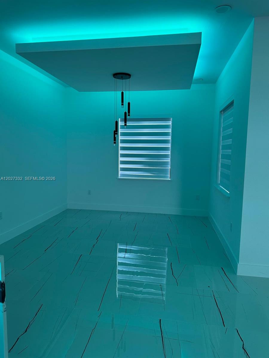Ver detalles 616 4 / 2 sq. ft. $ 2026-06-03 0 foto