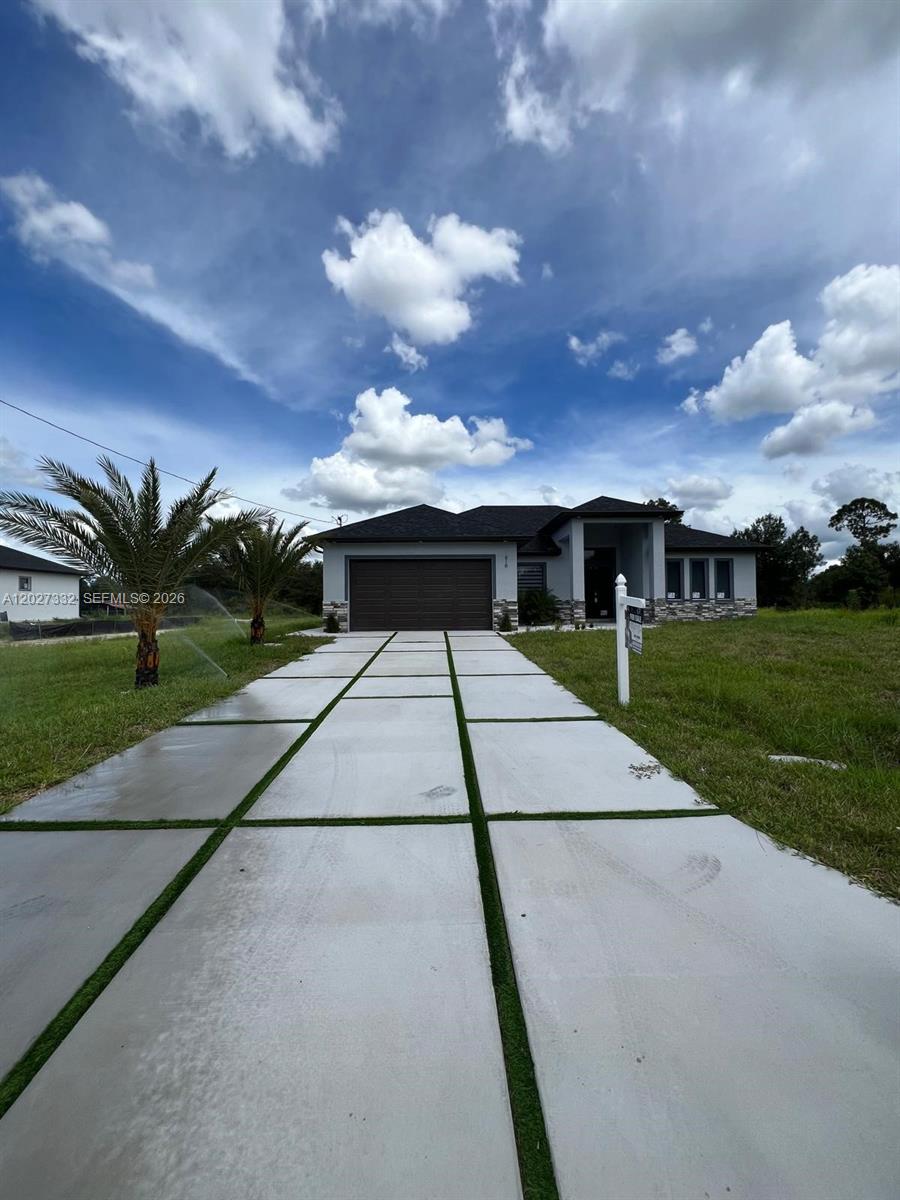 Ver detalles 616 4 / 2 sq. ft. $ 2026-06-03 0 foto