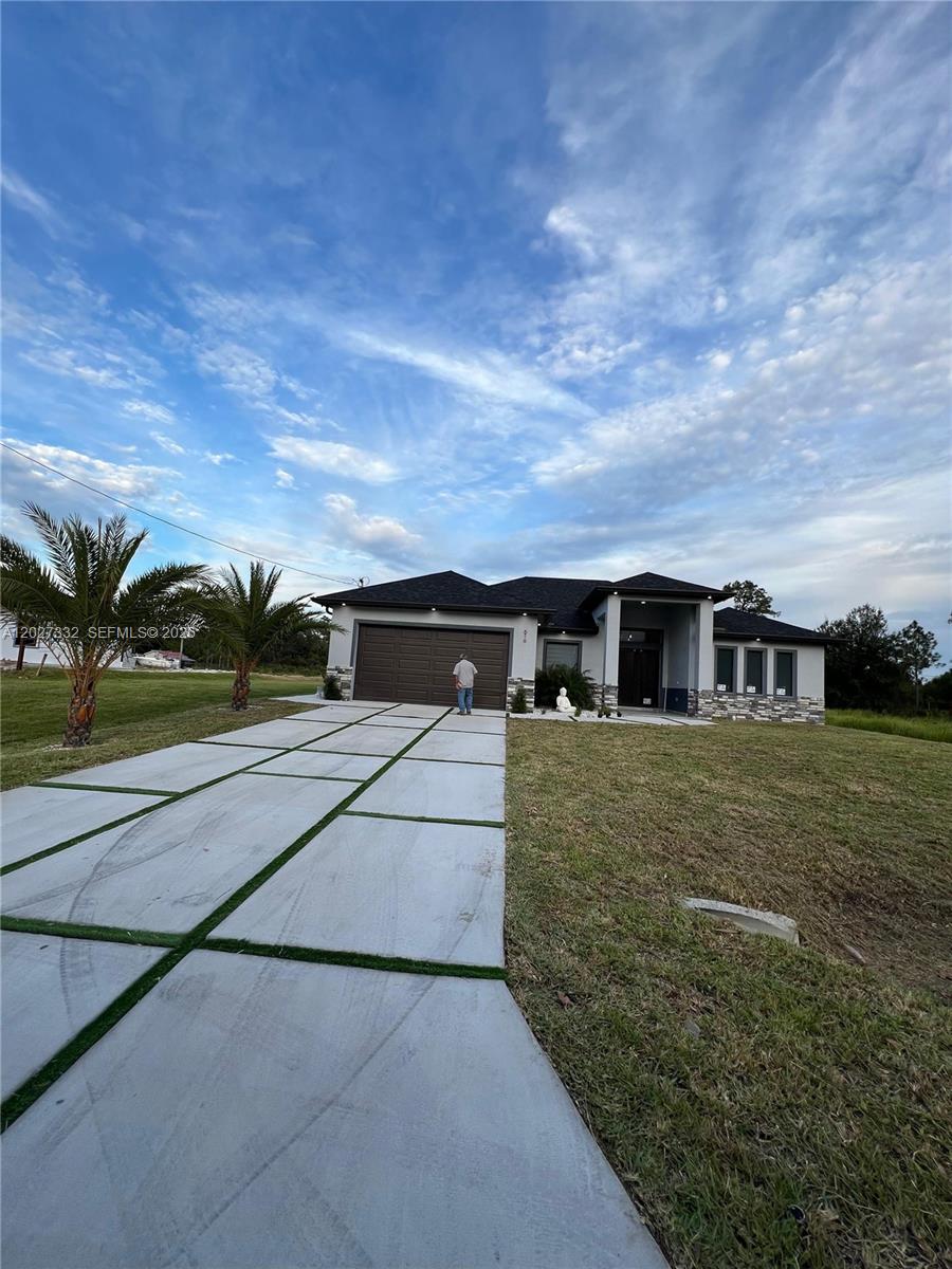 Ver detalles 616 4 / 2 sq. ft. $ 2026-06-03 0 foto
