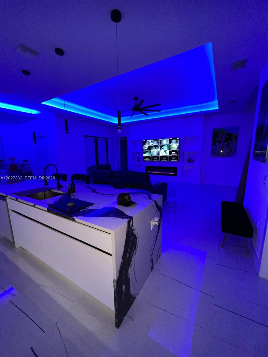 Ver detalles 616 4 / 2 sq. ft. $ 2026-06-03 0 foto