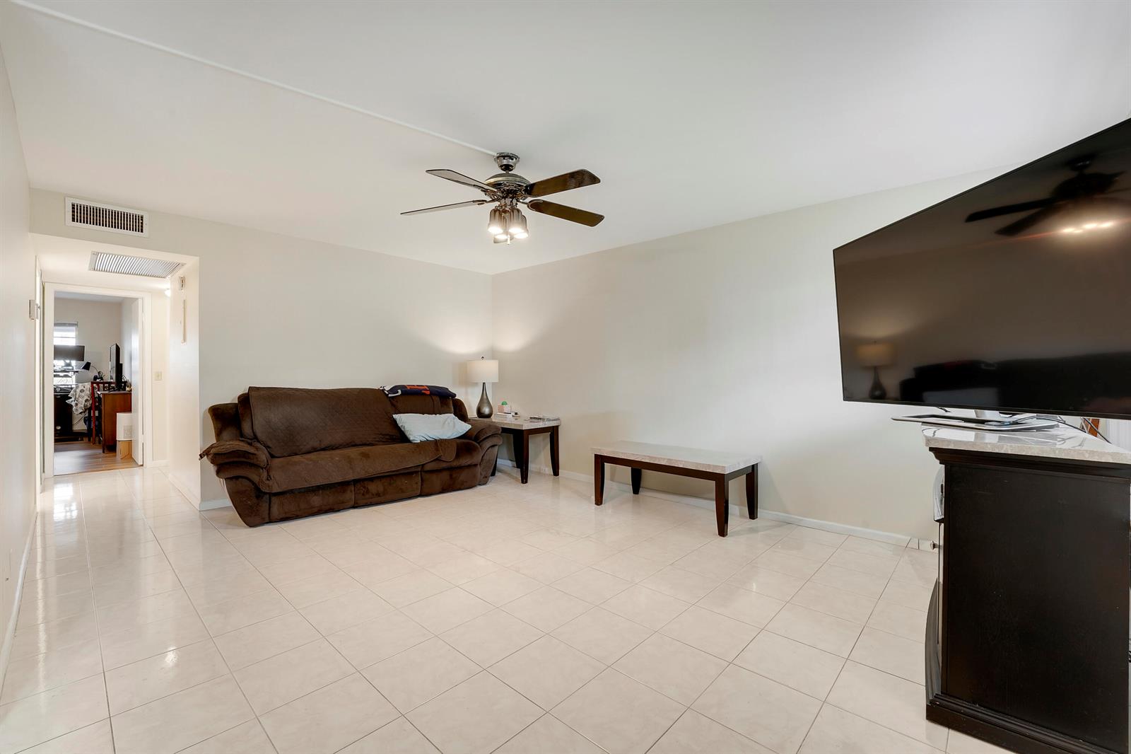   / 0 3131 sq. ft. $ 2026-06-20 0 foto