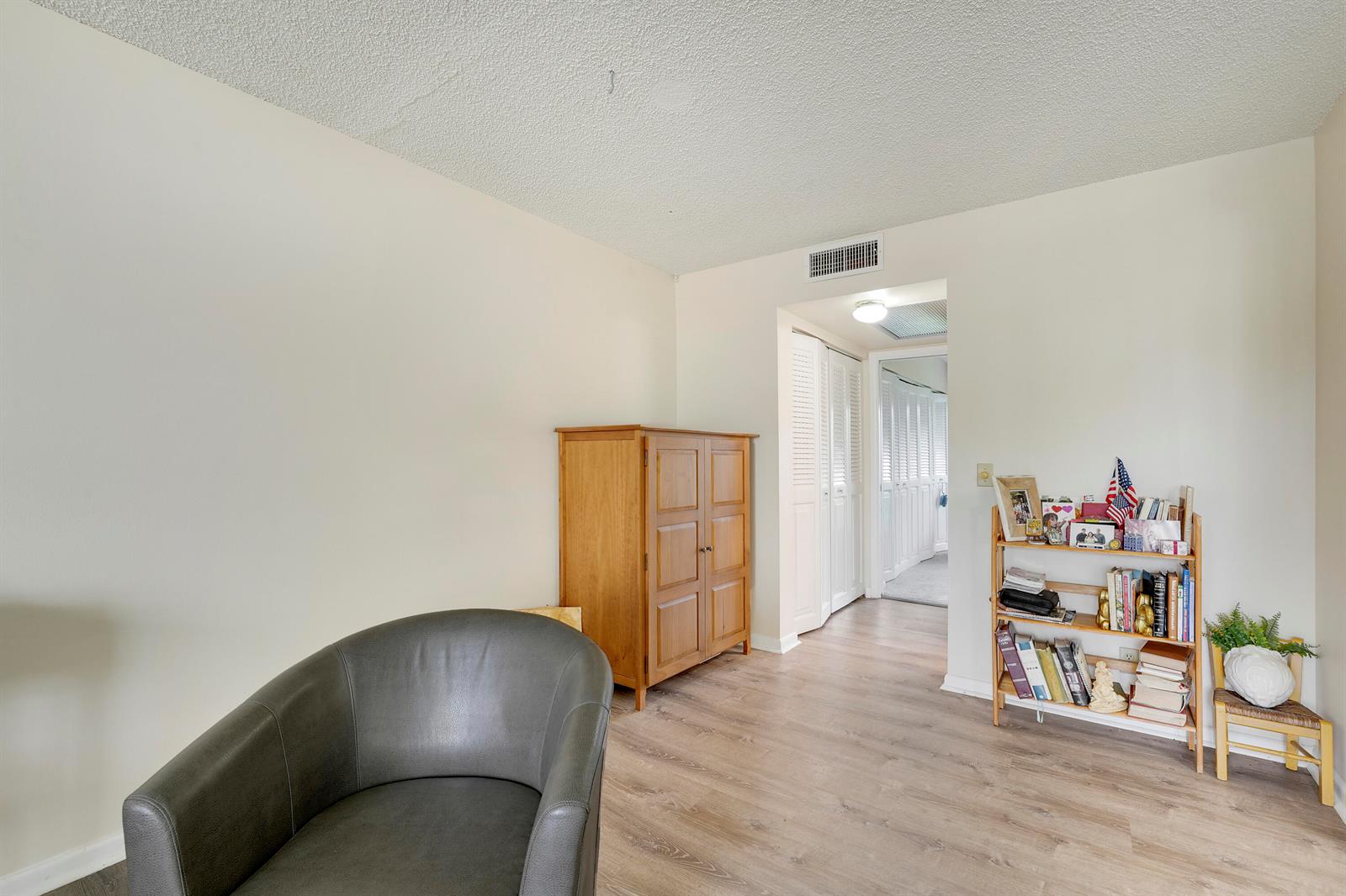   / 0 3131 sq. ft. $ 2026-06-20 0 foto