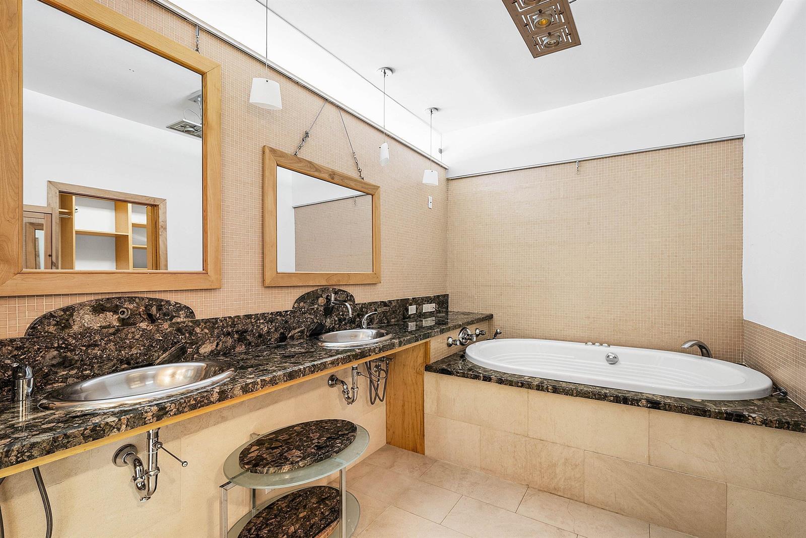 Photo of 3500 Mystic Pointe , Aventura, Florida, 33180 - 032-3500MysticPointeDrive-PH4-Aventura-F
