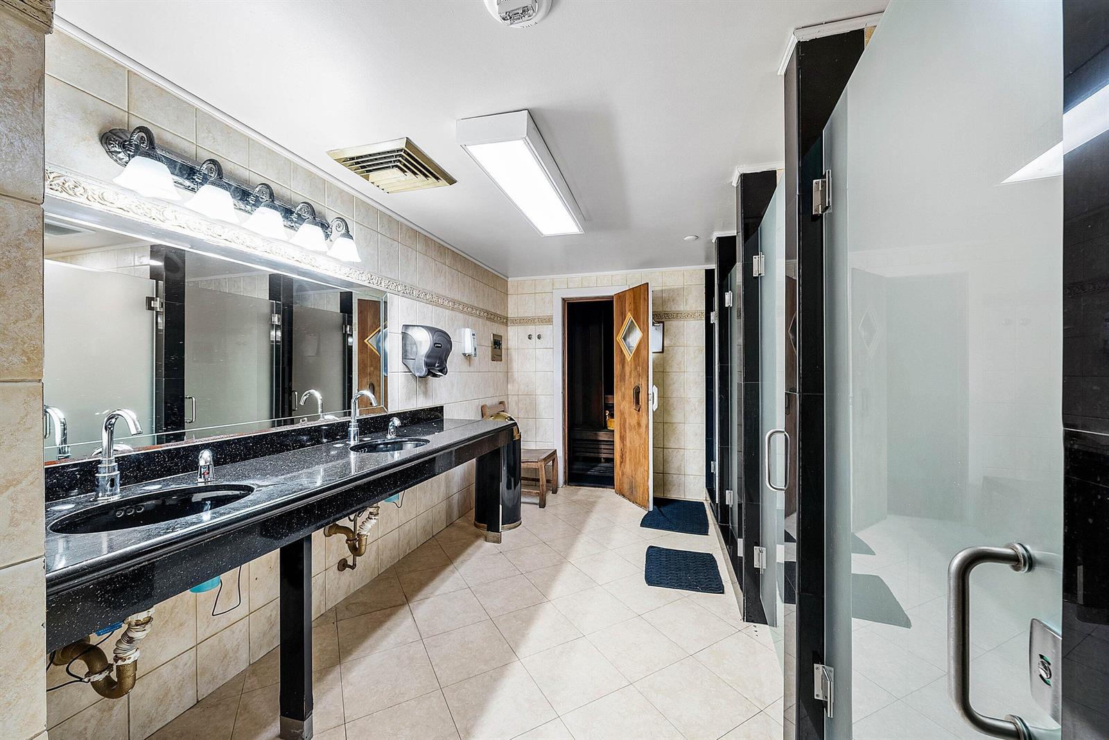 Photo of 3500 Mystic Pointe , Aventura, Florida, 33180 - 042-3500MysticPointeDrive-PH4-Aventura-F