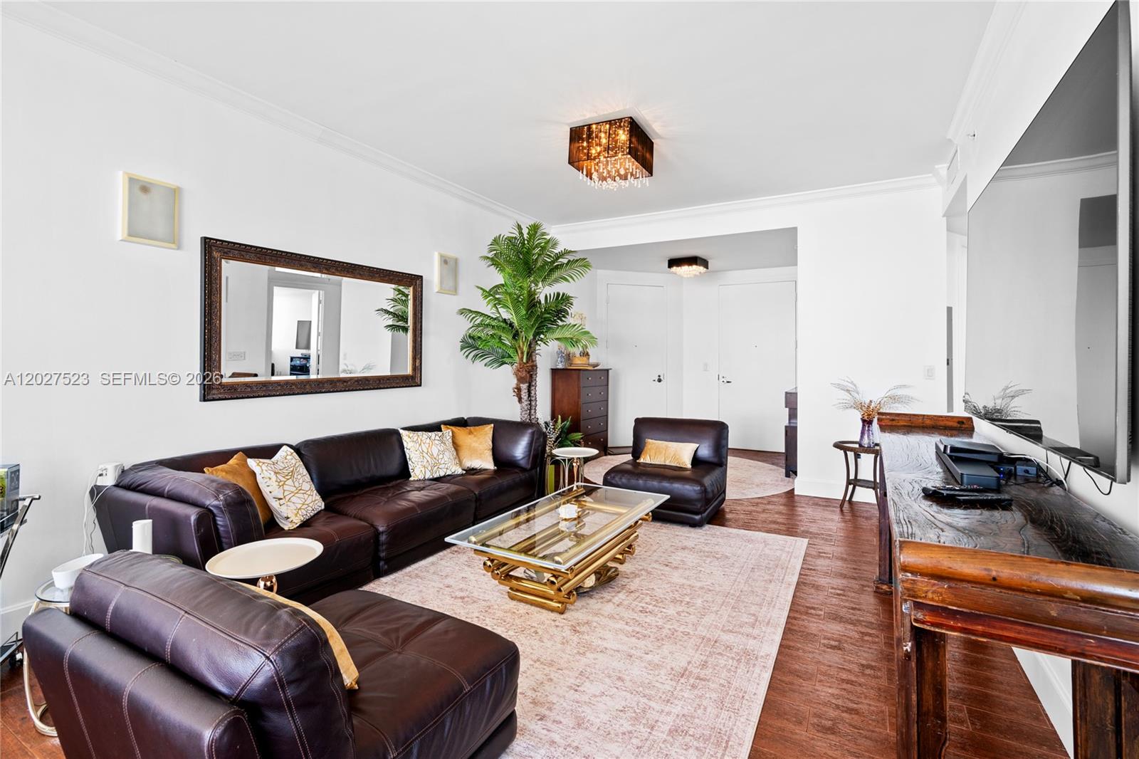 Ver detalles 4209 2 / 3 1722 sq. ft. $ 2026-05-29 0 foto
