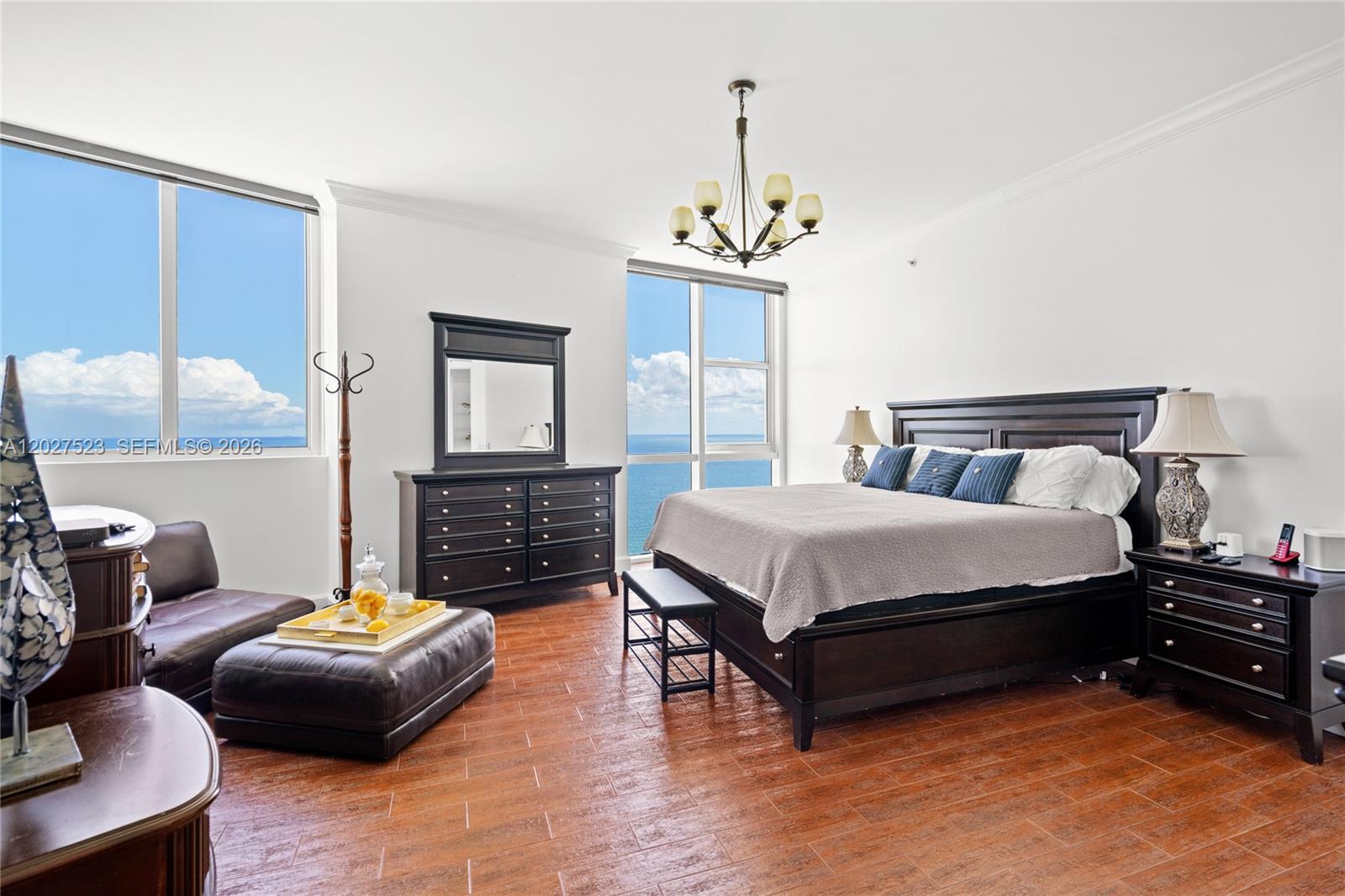 Ver detalles 4209 2 / 3 1722 sq. ft. $ 2026-05-29 0 foto
