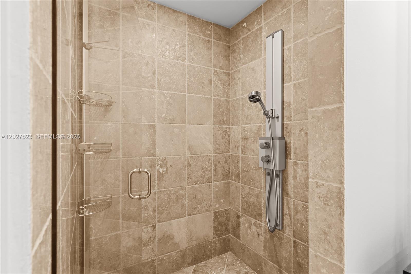 Ver detalles 4209 2 / 3 1722 sq. ft. $ 2026-05-29 0 foto
