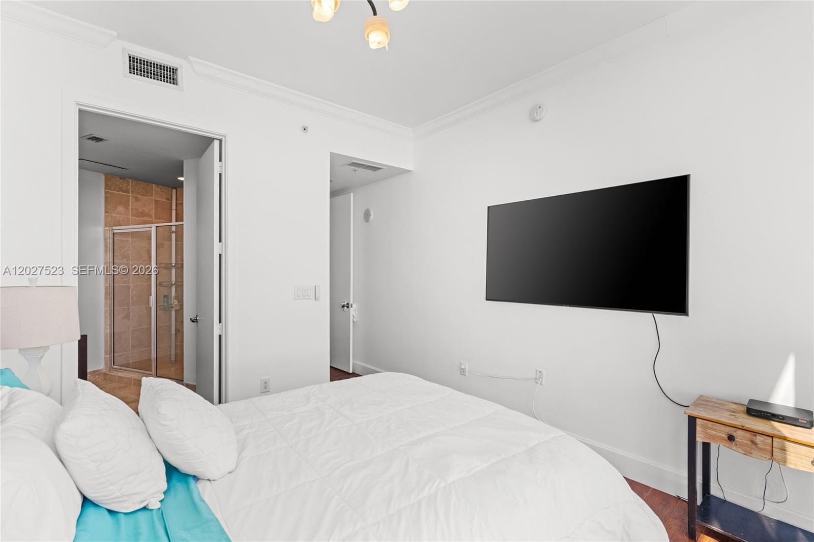 Ver detalles 4209 2 / 3 1722 sq. ft. $ 2026-05-29 0 foto