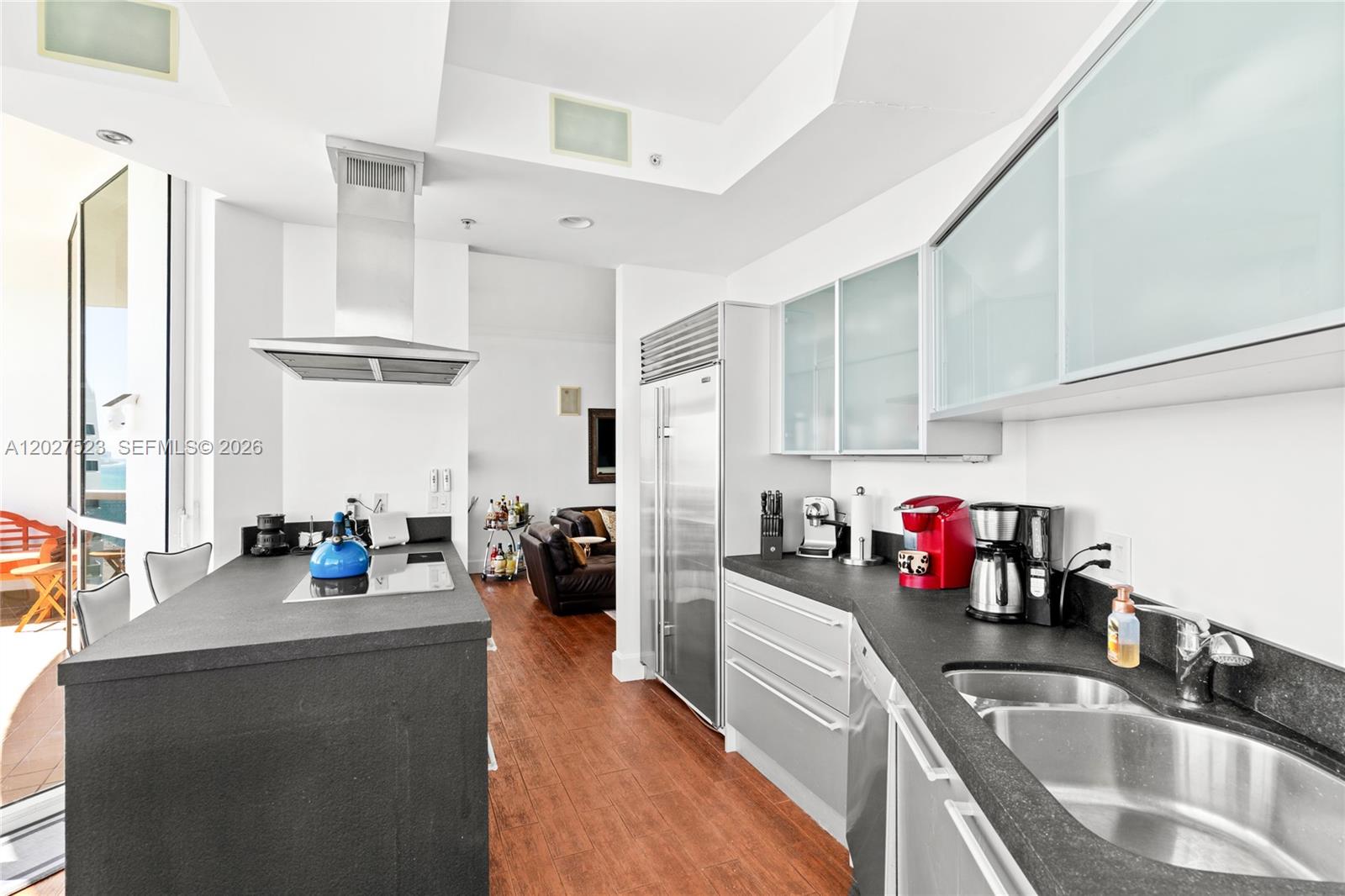 Ver detalles 4209 2 / 3 1722 sq. ft. $ 2026-05-29 0 foto