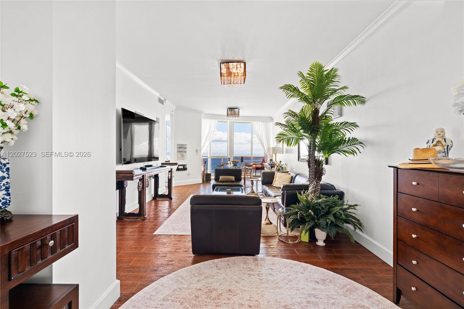 Ver detalles 4209 2 / 3 1722 sq. ft. $ 2026-05-29 0 foto