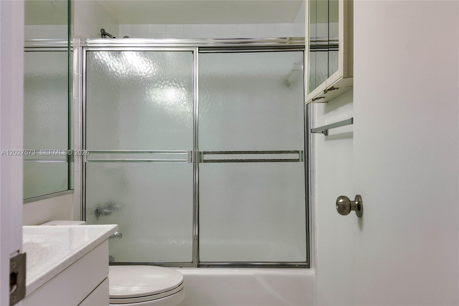 See details 11M 1 / 2 870 sq. ft. $ 2026-05-29 0 Photo