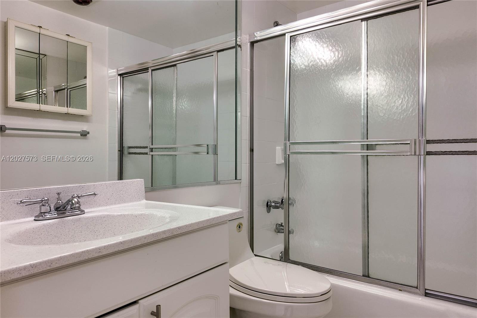 See details 11M 1 / 2 870 sq. ft. $ 2026-05-29 0 Photo