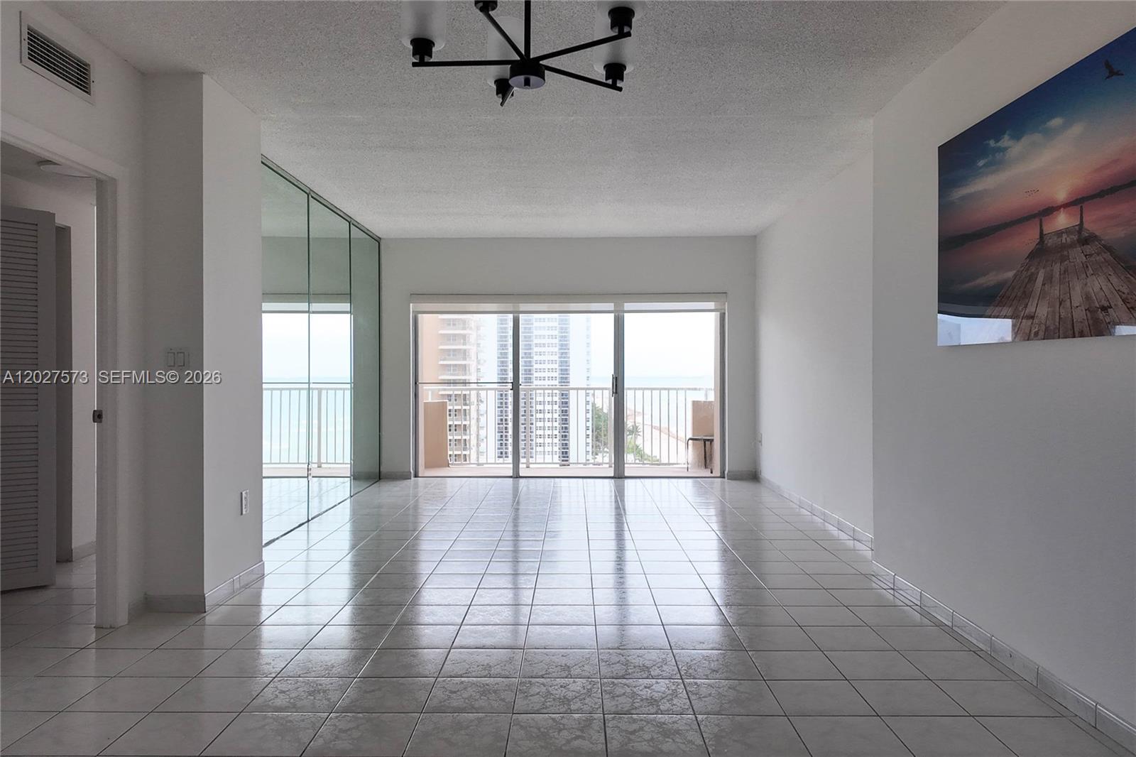 See details 11M 1 / 2 870 sq. ft. $ 2026-05-29 0 Photo
