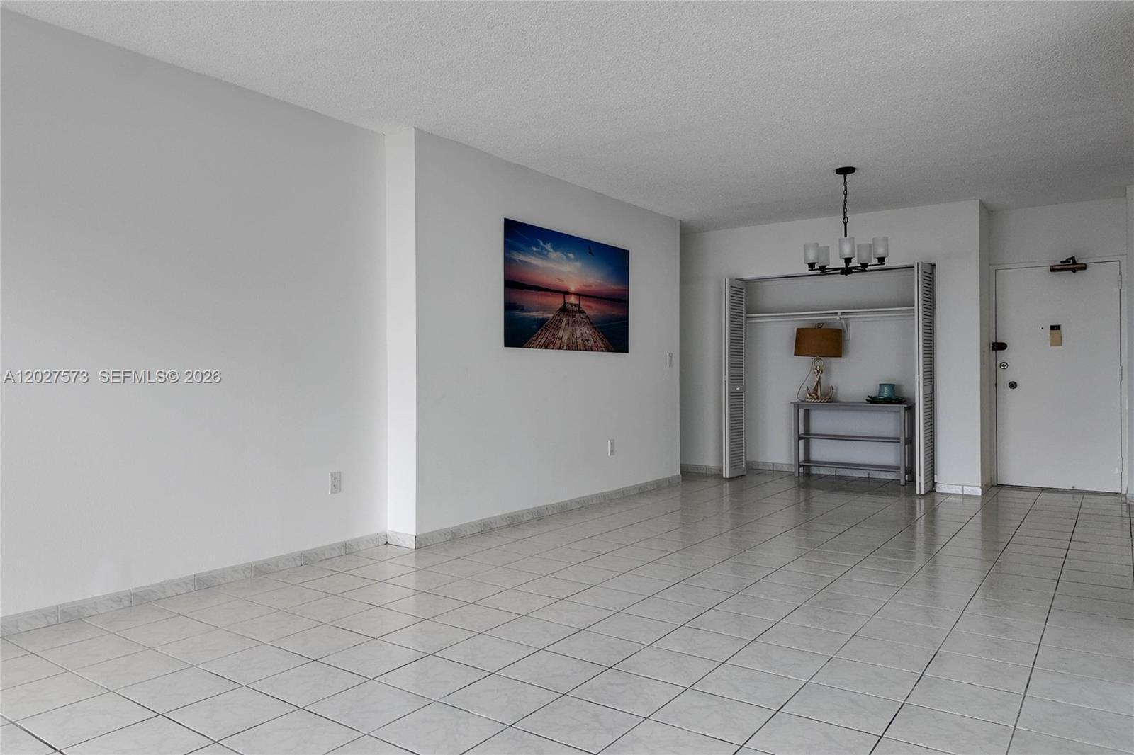 See details 11M 1 / 2 870 sq. ft. $ 2026-05-29 0 Photo