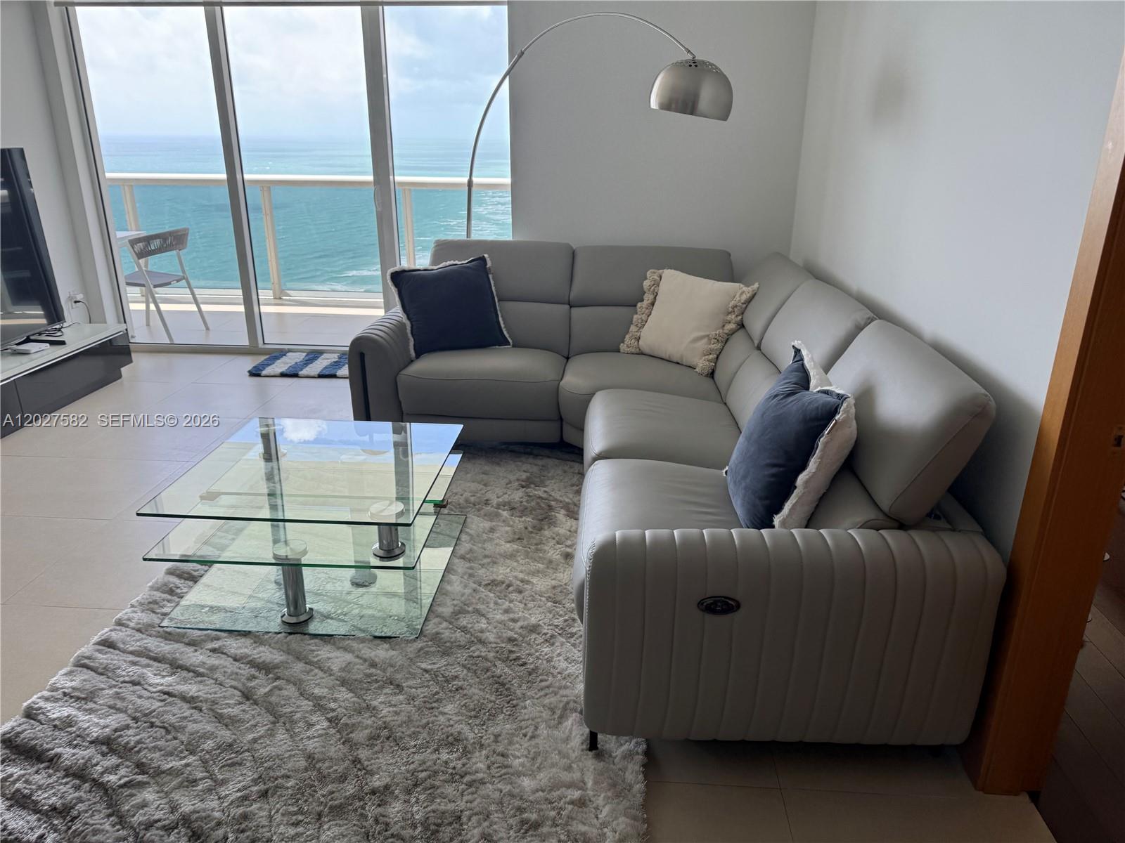 See details 4404 3 / 3 1675 sq. ft. $ 2026-05-29 0 Photo