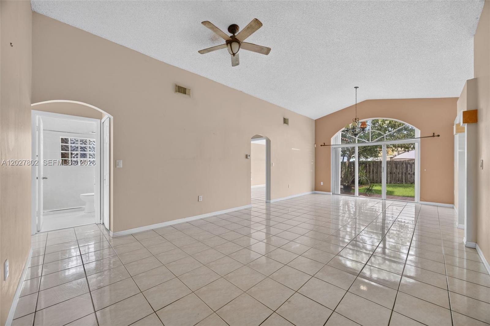 See details 8462 3 / 2 1454 sq. ft. $ 2026-10-10 0 Photo