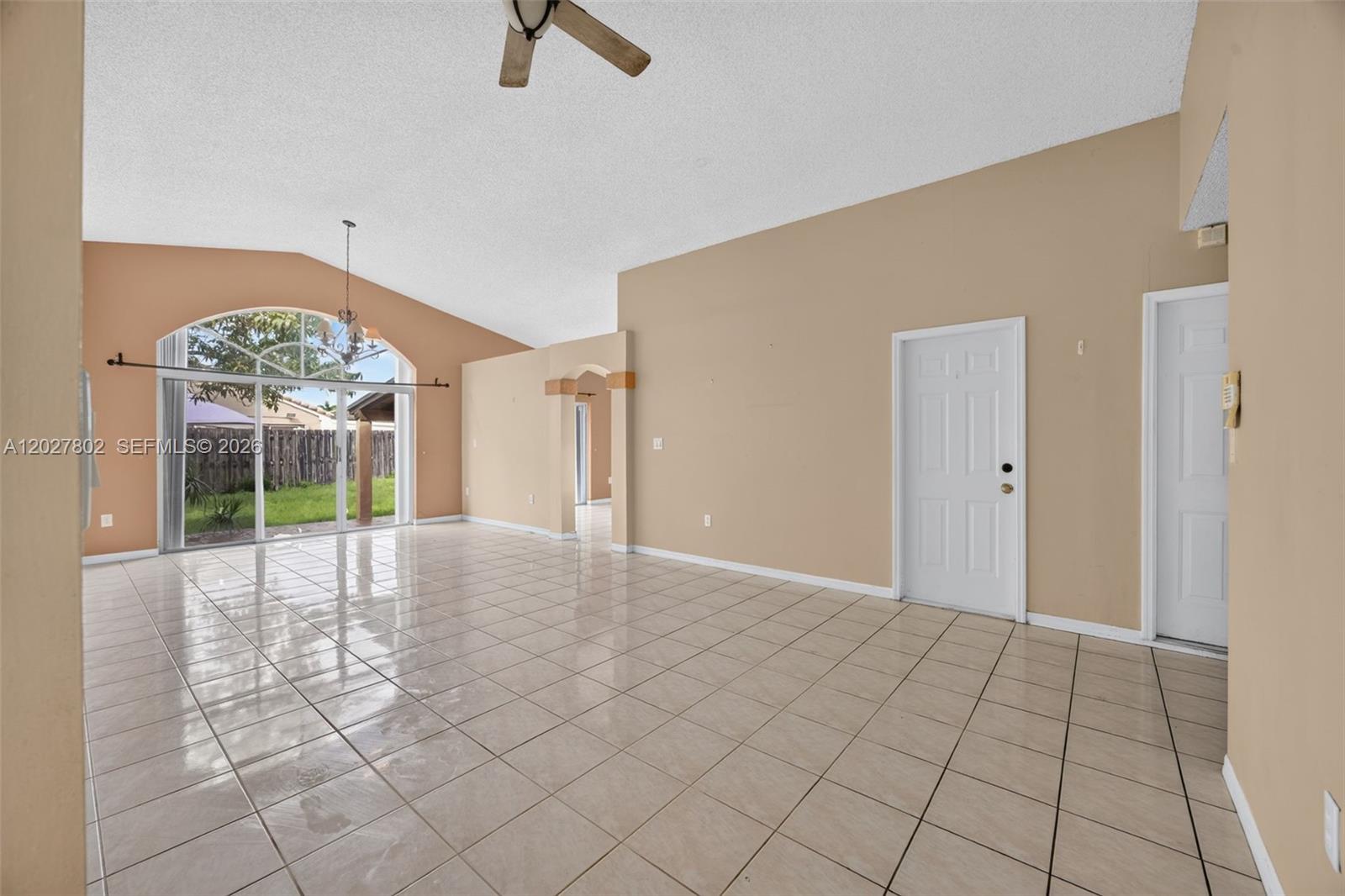 See details 8462 3 / 2 1454 sq. ft. $ 2026-10-10 0 Photo