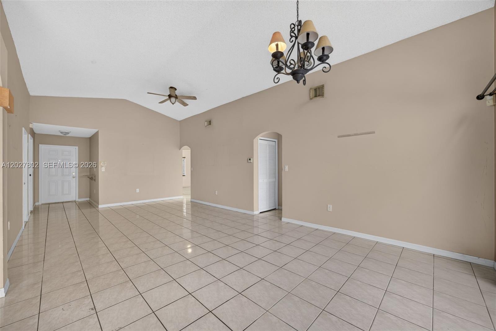 See details 8462 3 / 2 1454 sq. ft. $ 2026-10-10 0 Photo