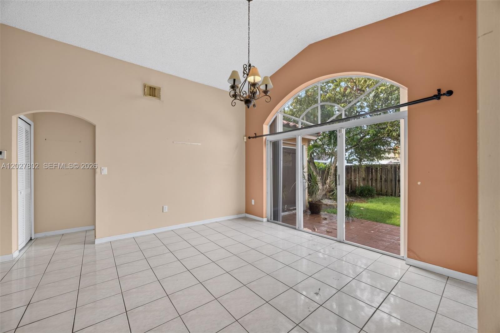 See details 8462 3 / 2 1454 sq. ft. $ 2026-10-10 0 Photo