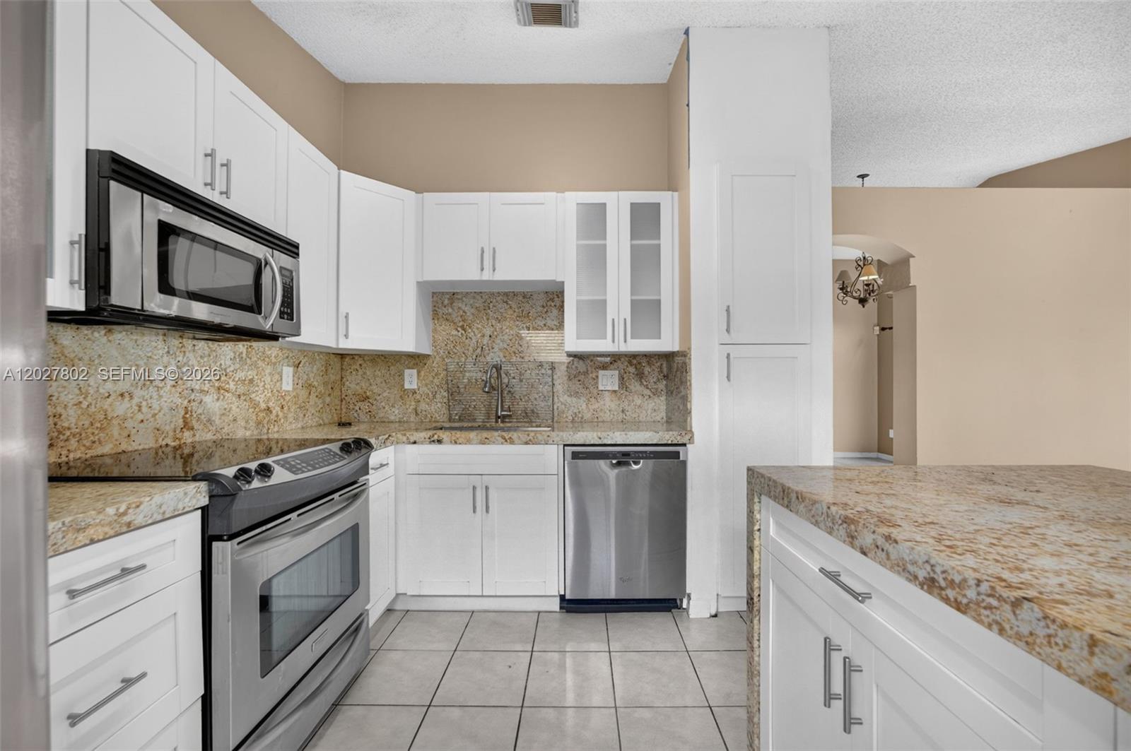 See details 8462 3 / 2 1454 sq. ft. $ 2026-10-10 0 Photo