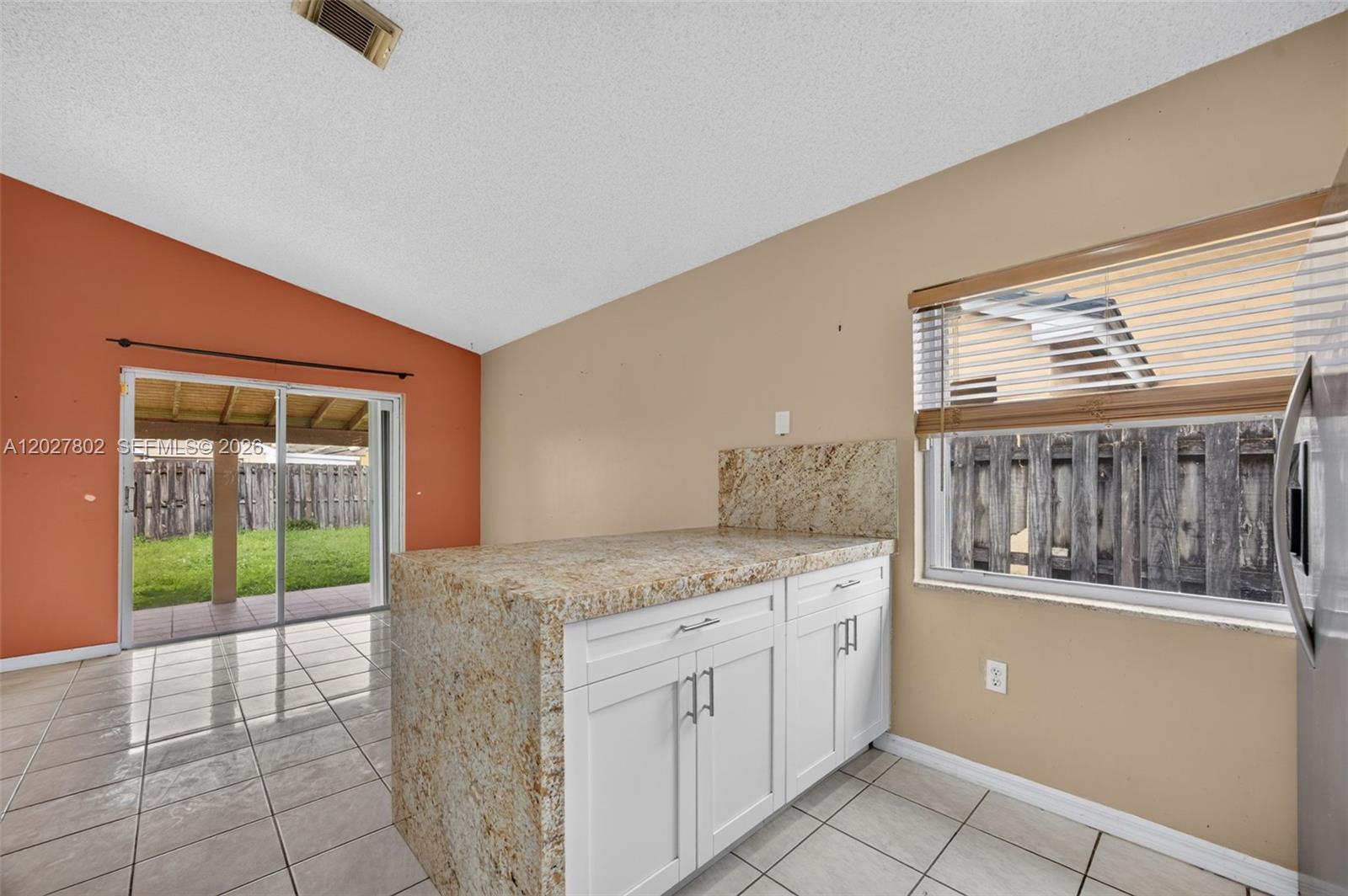 See details 8462 3 / 2 1454 sq. ft. $ 2026-10-10 0 Photo