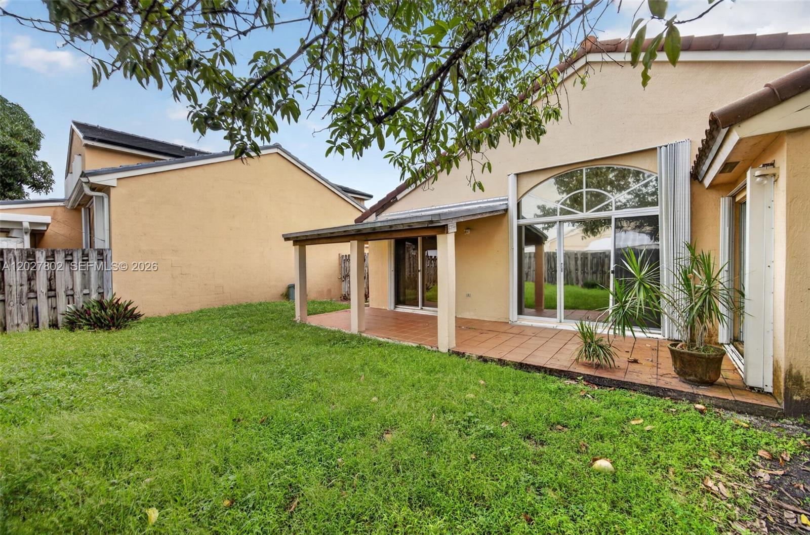 See details 8462 3 / 2 1454 sq. ft. $ 2026-10-10 0 Photo