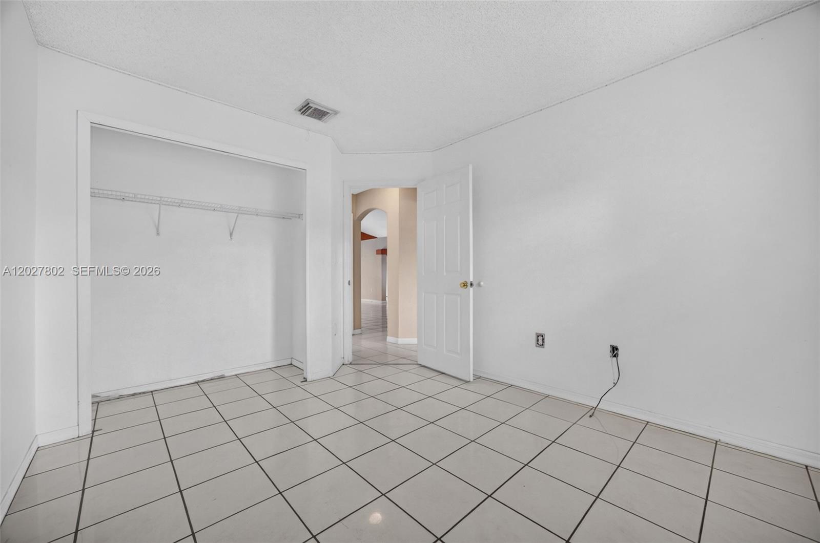 See details 8462 3 / 2 1454 sq. ft. $ 2026-10-10 0 Photo