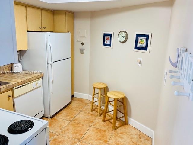 Photo of 3180 Ocean Dr  #605, Hallandale Beach, Florida, 33009 - 