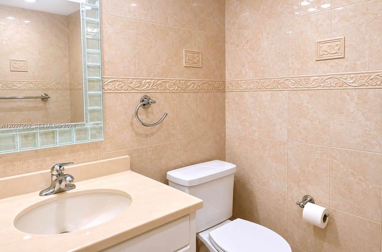 See details 716 1 / 2 1061 sq. ft. $ 2026-05-30 0 Photo