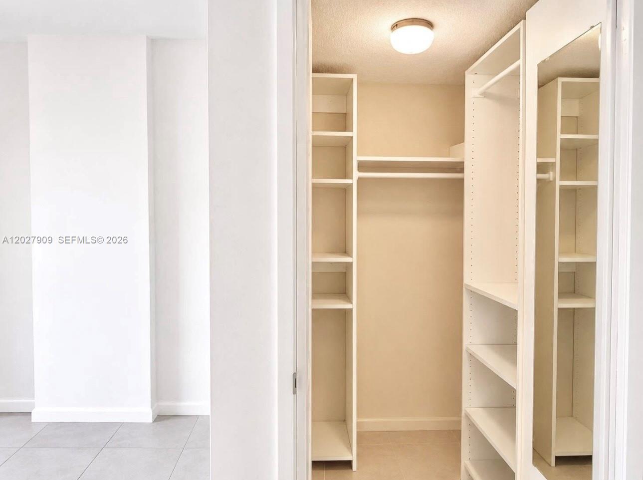 See details 716 1 / 2 1061 sq. ft. $ 2026-05-30 0 Photo