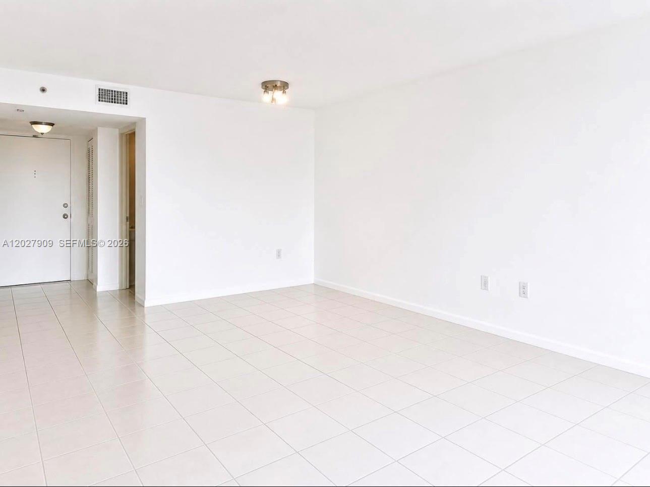 See details 716 1 / 2 1061 sq. ft. $ 2026-05-30 0 Photo