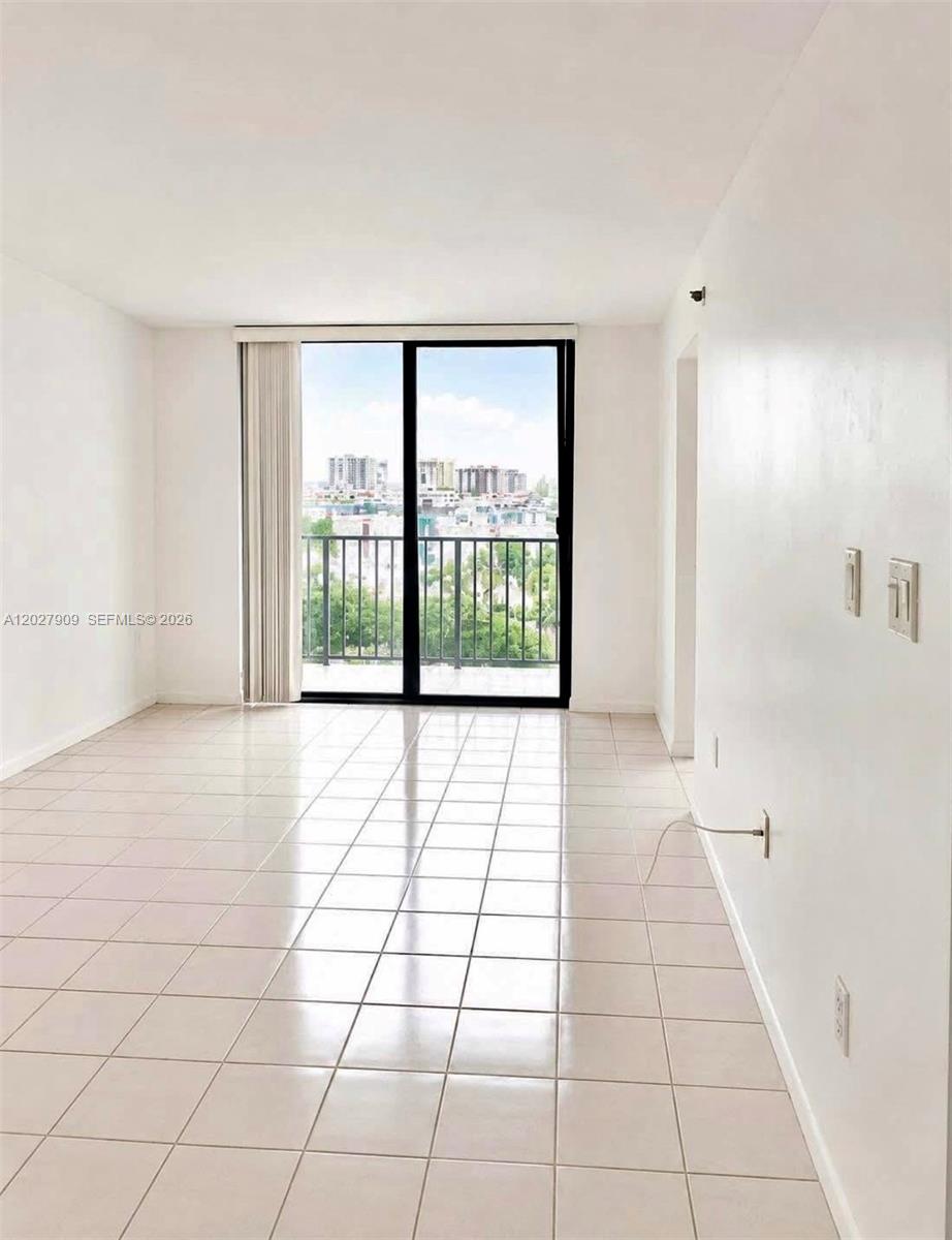 See details 716 1 / 2 1061 sq. ft. $ 2026-05-30 0 Photo