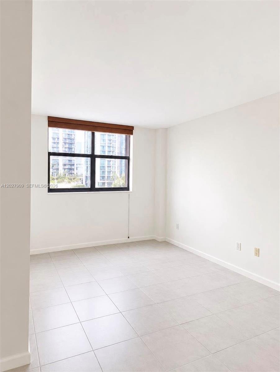 See details 716 1 / 2 1061 sq. ft. $ 2026-05-30 0 Photo
