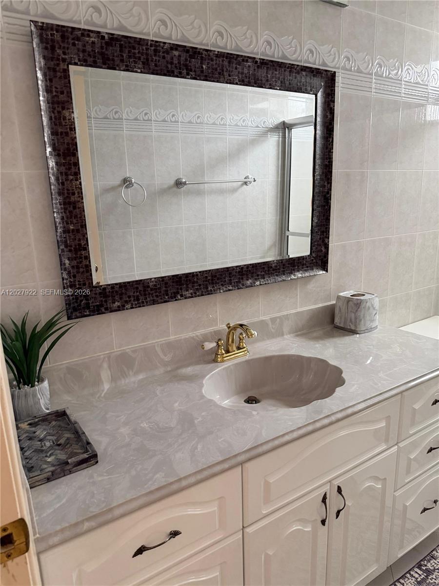 Photo of 2500 Parkview Dr  #1712, Hallandale Beach, Florida, 33009 - 