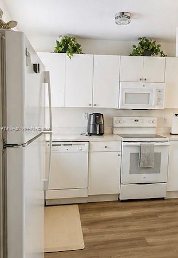 Ver detalles 634 2 / 2 1140 sq. ft. $ 2026-05-30 0 foto