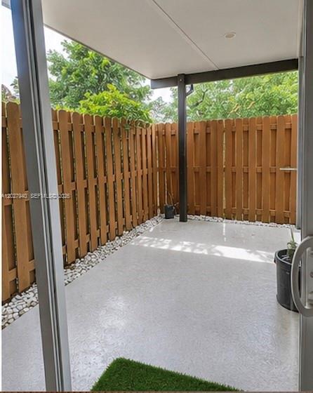 Ver detalles 634 2 / 2 1140 sq. ft. $ 2026-05-30 0 foto