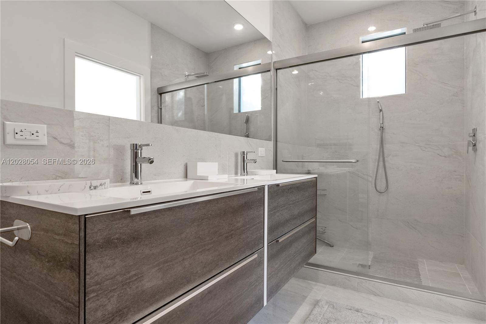 See details / 5000 sq. ft. $ 2026-05-30 0 Photo