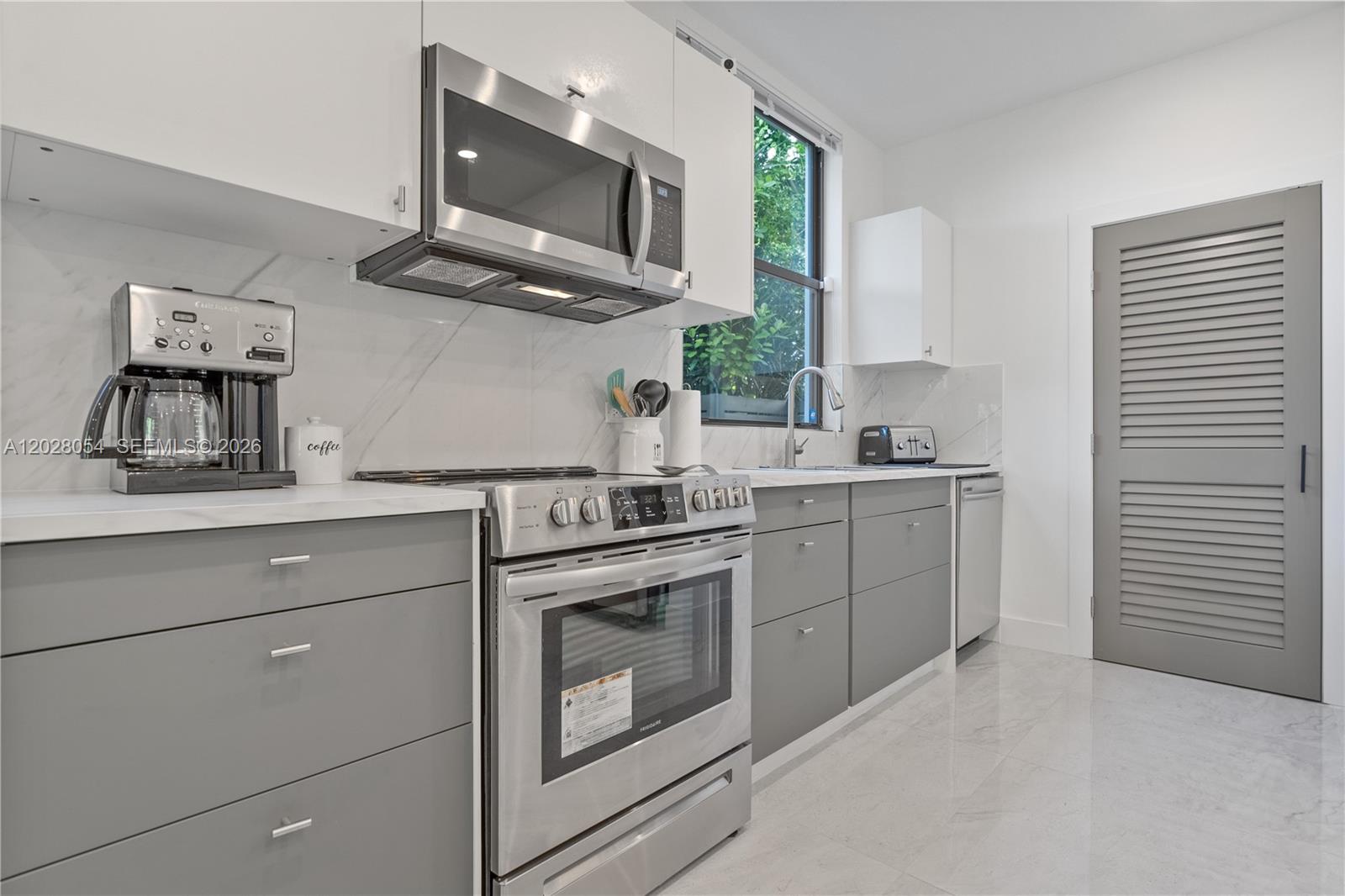 See details / 5000 sq. ft. $ 2026-05-30 0 Photo