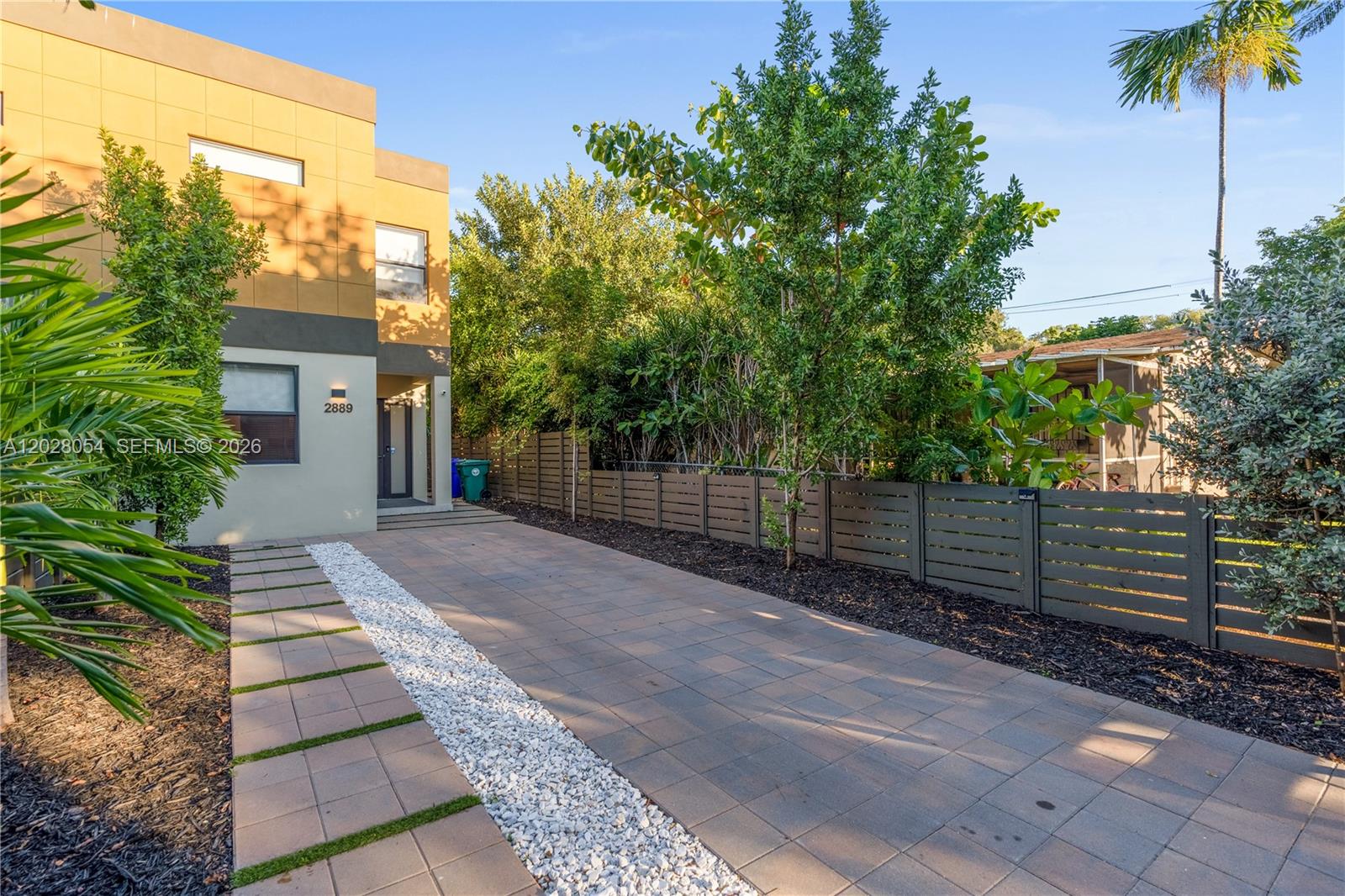 See details / 5000 sq. ft. $ 2026-05-30 0 Photo